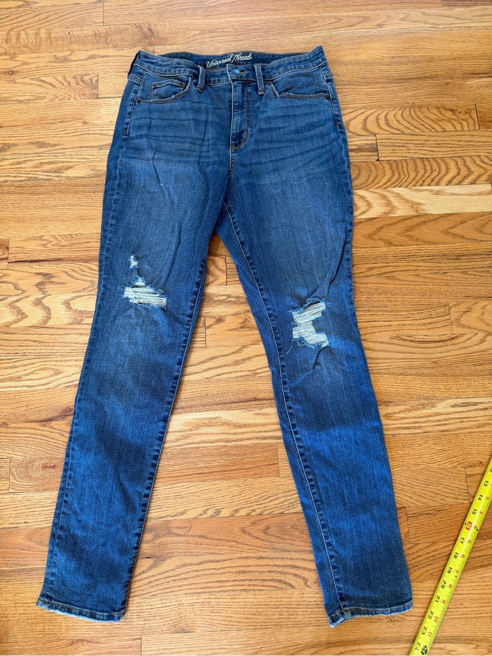 Universal Thread Distressed Skinny Jeans Size 10/30R Blue Ripped Knees